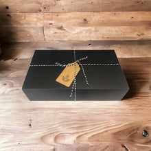 Load image into Gallery viewer, Chris Moyles Candle by Molecule