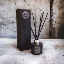 Load image into Gallery viewer, Chris Moyles Diffuser by Molecule