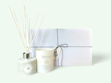 Load image into Gallery viewer, Classic Candle &amp; Diffuser Gift Set
